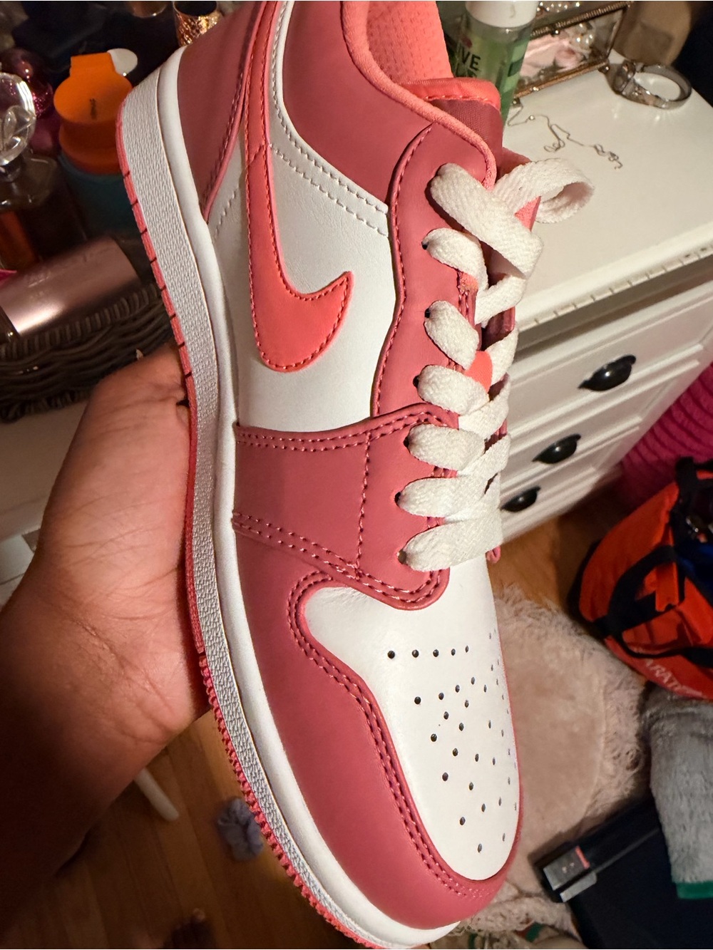 Nike Low-Top Sneaker in Coral and White